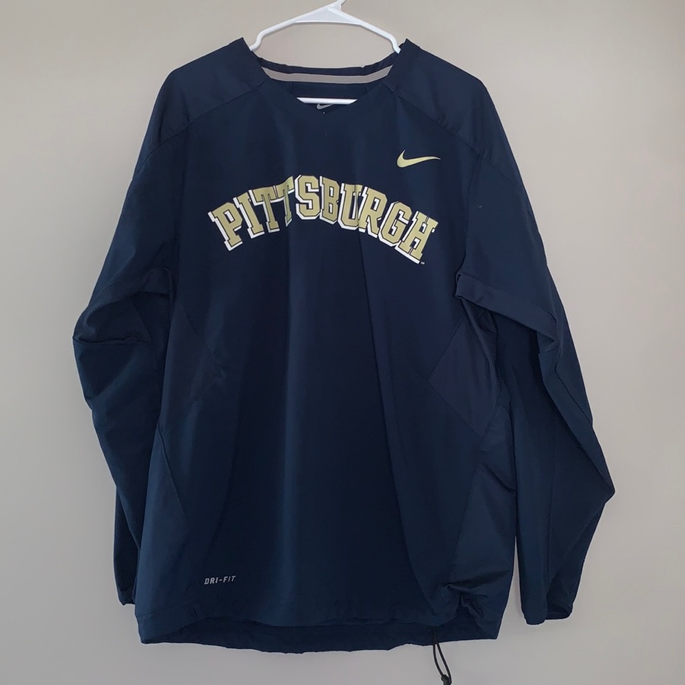 Men’s Nike Pittsburg pullover (M fits L)
